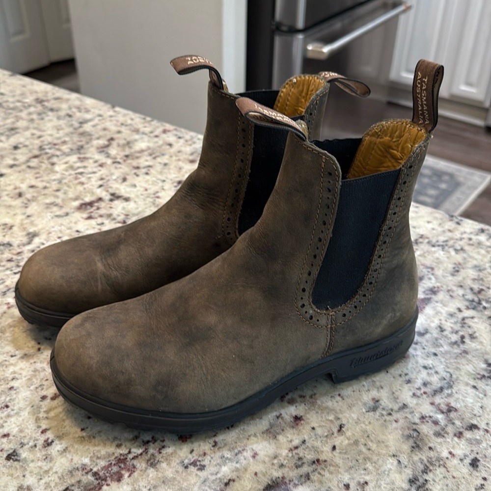 Blundstone Hightop Brown Leather Chelsea Boots, women’s US 9